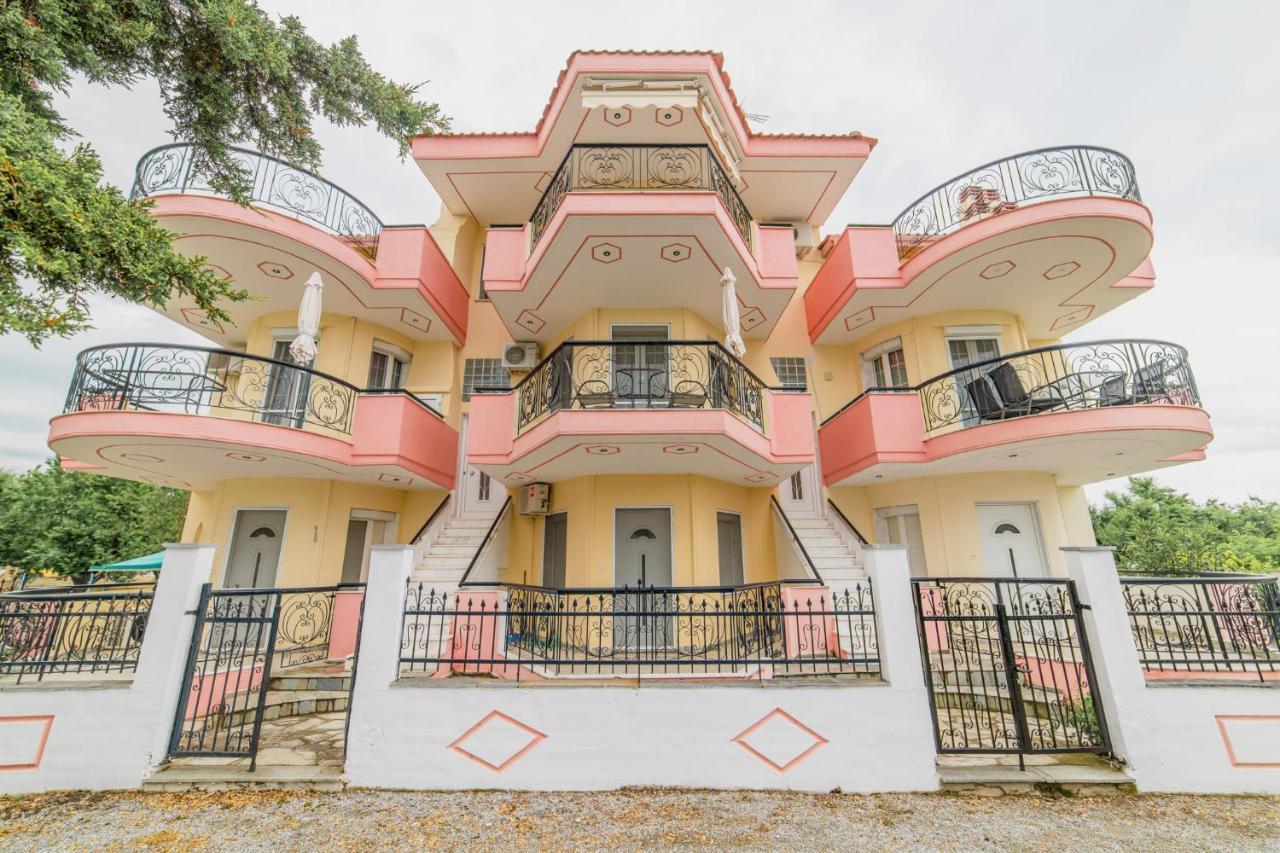 Family Resort 2 Ofrinion Ngoại thất bức ảnh